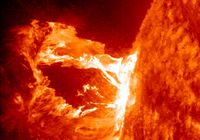 Мощную вспышку на Солнце запечатлела обсерватория НАСА