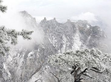 Горы Хуашань под снегом