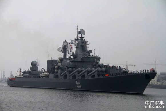 Флагманский корабль ТОФ РФ 'Варяг' зашел в порт Циндао в сопровождении группы российских военных кораблей1