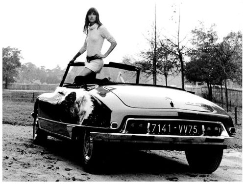 Старые фото: автомобили и сексуальные девушки-модели 