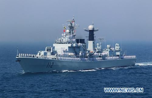 В рамках китайско-российских учений 'Морское взаимодействие-2012' состоялся военно- морской парад 