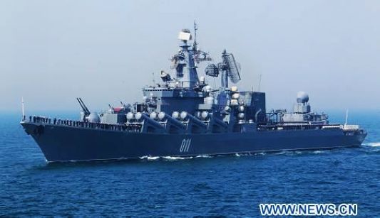 В рамках китайско-российских учений 'Морское взаимодействие-2012' состоялся военно- морской парад