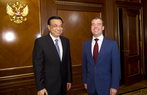 27 апреля во второй половине дня вице-премьер Госсовета КНР Ли Кэцян, находящийся в России с официальным визитом, встретился с президентом России Дмитрием Медведевым.