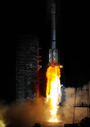 30 апреля в 4:50 с Сичанского космодрома на юго-западе Китая с помощью ракеты-носителя 'Чанчжэн-3В' запущены в космос 2 спутника навигационной системы 'Бэйдоу', которые успешно выведены на намеченную орбиту.