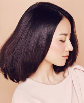 Очаровательная актриса Дун Цзе