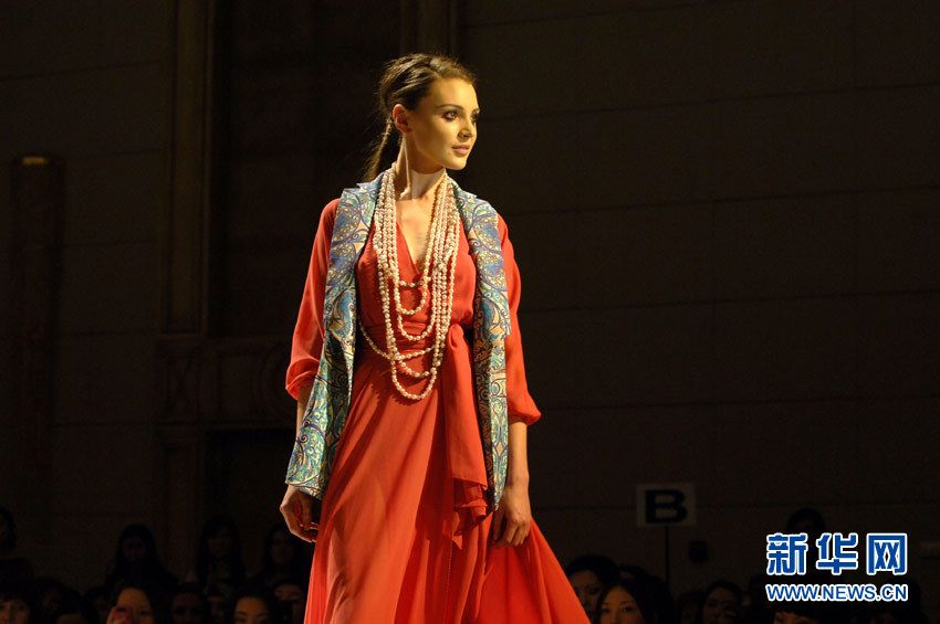Очаровательные модели на Неделе моды осенне-зимнего сезона 2012-2013 в Казахстане