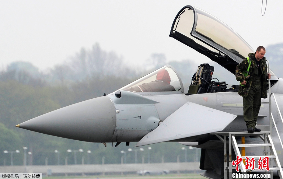 2 мая по местному времени на королевской базе ВВС Великобритании четыре истребителя «Typhoon» прибыли в Лондон для участия в 8-дневном учении для обеспечения безопасности Олимпиады.