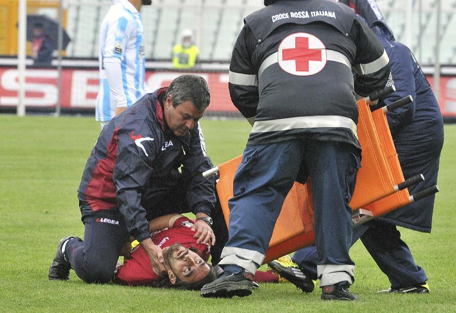 14 апреля итальянский футболист Пьермарио Морозини скончался от сердечного приступа в ходе матча.