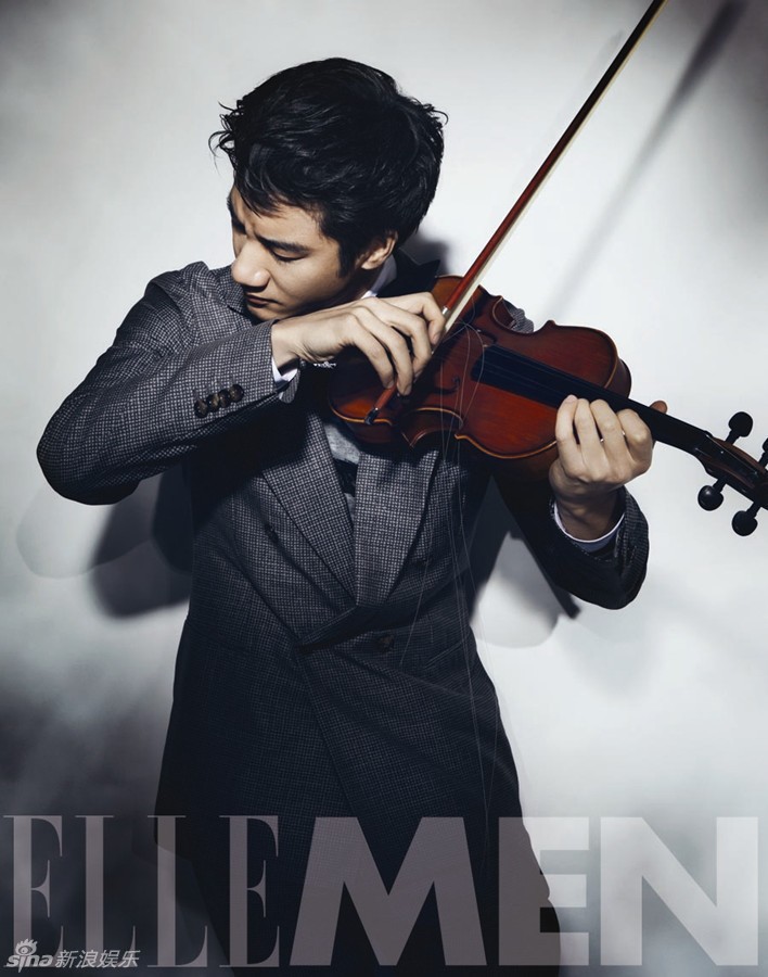 Фото: Талантливый певец Ван Лихун на обложке журнала 2