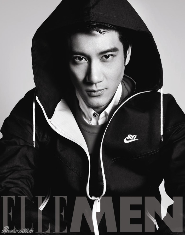 Фото: Талантливый певец Ван Лихун на обложке журнала 4