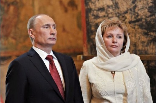 На фото: Владимир Путин и супруга Людмила на церемонии инаугурации