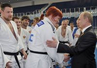 Путин навестил спортсменов дзюдо