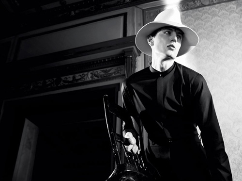 Рекламные фотографии бренда «Dior Homme» на 2012 г.