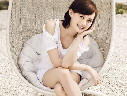 Яркая Сунь Ли на обложке журнала