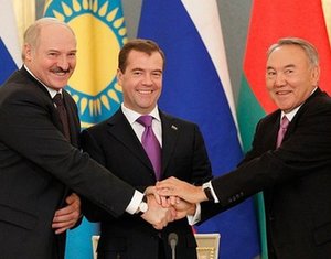 Архивное фото: встреча руководителей трех стран