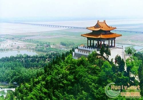 Достопримечательная зона у реки Хуанхэ в городе Чжэнчжоу провинции Хэнань