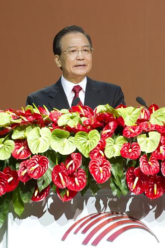 Китайский премьер Вэнь Цзябао призвал к дальнейшему открытию индустрии услуг для внешнего мира1