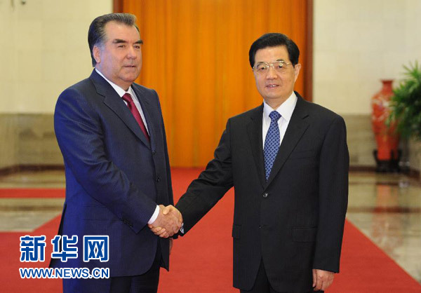 5 июня Председатель КНР Ху Цзиньтао в первой половине дня в Доме народных собраний в Пекине провел переговоры с президентом Таджикистана Эмомали Рахмоном
