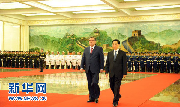 5 июня Председатель КНР Ху Цзиньтао в первой половине дня в Доме народных собраний в Пекине провел переговоры с президентом Таджикистана Эмомали Рахмоном