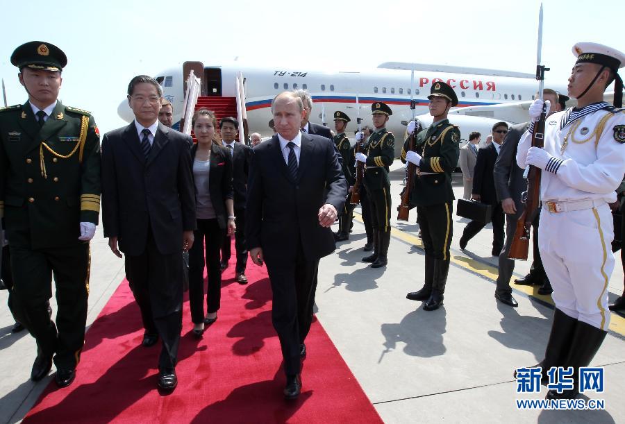 5 июня по приглашению председателя КНР Ху Цзиньтао в первой половине дня в Пекин прибыл президент Российской Федерации Владимир Владимирович Путин