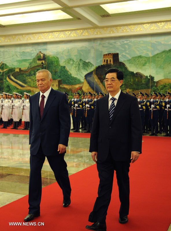6 июня в Доме народных собраний в Пекине состоялись переговоры председателя КНР Ху Цзиньтао и президента Узбекистана Ислама Каримова.