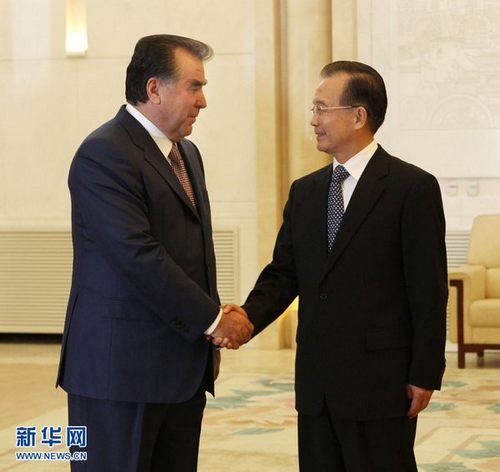 Вэнь Цзябао имел встречу с президентом Таджикистана Эмомали Рахмоном