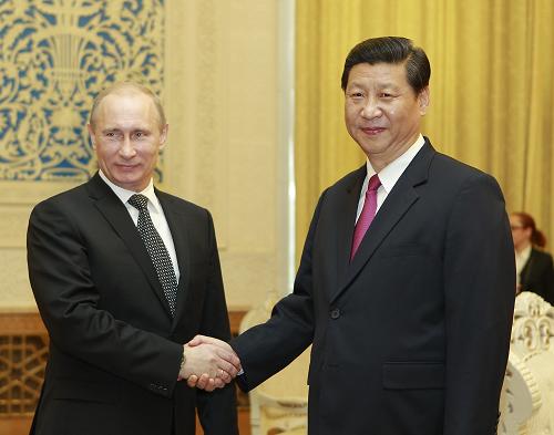 6 июня Заместитель председателя КНР Си Цзиньпин в Доме народных собраний в Пекине встретился с президентом РФ Владимиром Путиным, прибывшим в Китай с визитом и для участия в Пекинском саммите ШОС.