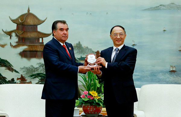 Президент Таджикистана удостоился ордена Китайского олимпийского комитета
