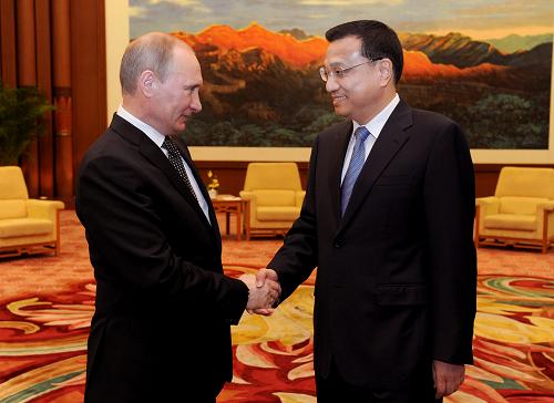 6 июня Вице-премьер Госсовета КНР Ли Кэцян в Доме народных собраний встретился с президентом РФ Владимиром Путиным.