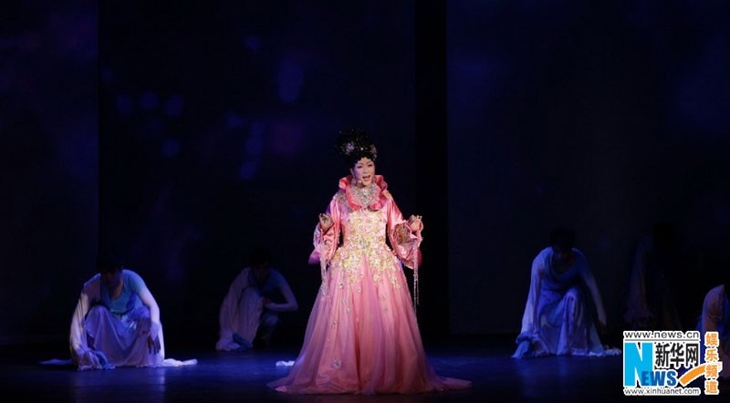 Концерт Ли Юйгана «Цветы в зеркале, луна в воде» прошел в Сучжоу5