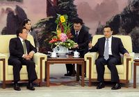 Ли Кэцян встретился с президентом Монголии Цахиагийном Элбэгдоржем