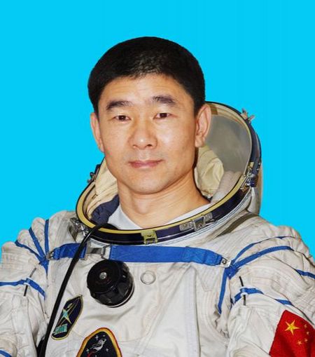 Резюме космонавтов Китая - Лю Бомин 