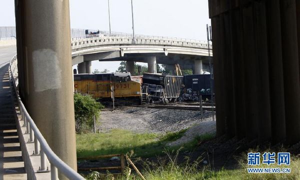 В американском городе Хьюстон произошло столкновение поездов