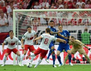 В матче-открытии Евро-2012 принимающая чемпионат Польша сыграла вничью с Грецией, 1:1