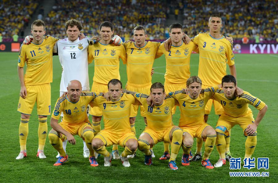 В понедельник сборная Украины провела свой стартовый матч на Евро-2012. В рамках первого тура группового этапа турнира команда Олега Блохина сыграла на НСК 'Олимпийский' со сборной Швеции. Матч завершился со счетом 2:1 в пользу украинцев.