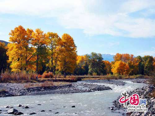 Уезд Шавань Синьцзян-Уйгурского автономного района с богатыми туристическими ресурсами