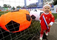 10 симпатичных маленьких футбольных болельщиков на Евро-2012