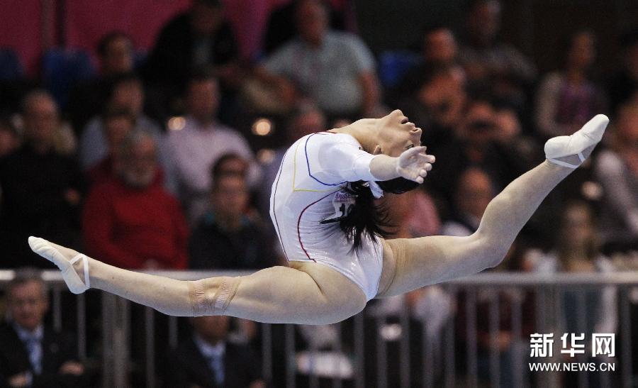На фото: 12 мая, Понор в финале женского командного первенства в Чемпионате Европы по гимнастике.