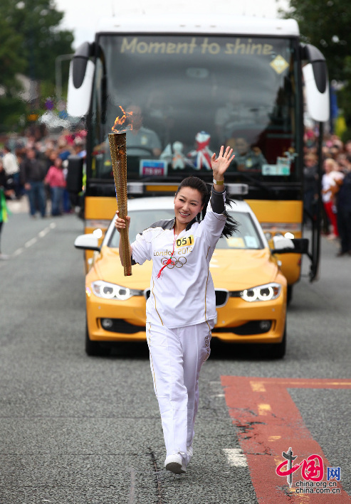 Она участвовала в эстафете от Манчестера до г. Лидс. Это ее второе участие в качестве олимпийского факелоносца, первый раз она несла факел на Олимпиаде-2008 в Пекине. 