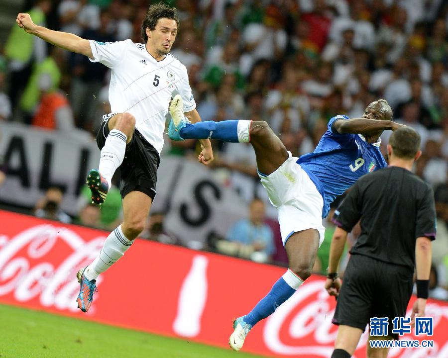Сборная Италии обыграла команду Германии и вышла в финал Евро-2012