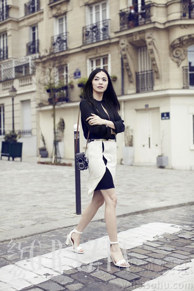 Известная кинозвезда Яо Чэнь на обложке модного журнала
