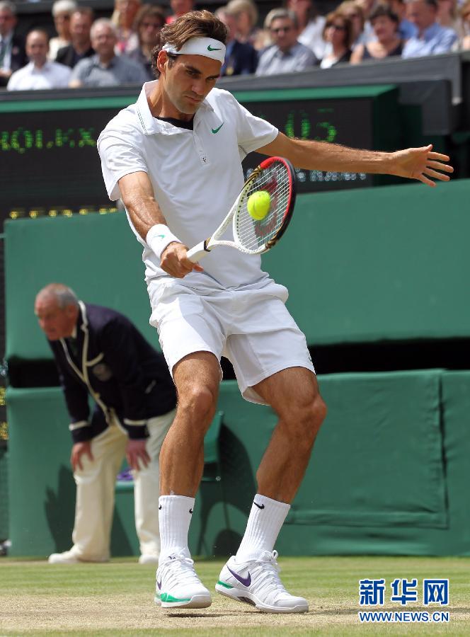 8 июля,Третья ракетка мира швейцарец Роджер Федерер в седьмой раз победил на Уимблдонском турнире, обыграв в четырех сетах британца Энди Маррея – 4-6, 7-5, 6-3, 6-4.