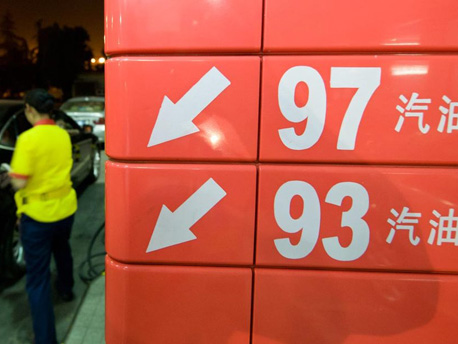 С 11 июля цены на нефтепродукты в Китае снизятся примерно на 0,3 юаня за литр 