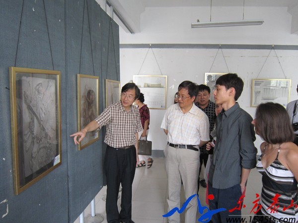 В Тайшаньском институте прошла выставка произведений студентов Института имени Репина1