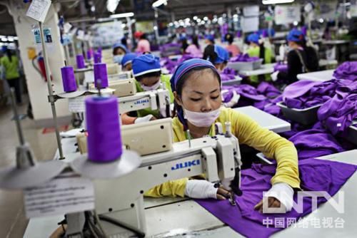 «Адидас» закрывает фабрику в Китае из-за стоимости рабсилы