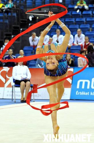 22-летняя россиянка Евгения Канаева зовется «Королевой художественной гимнастики». 4 года назад в Пекине она завоевала «золото» в индивидуальном многоборье. 