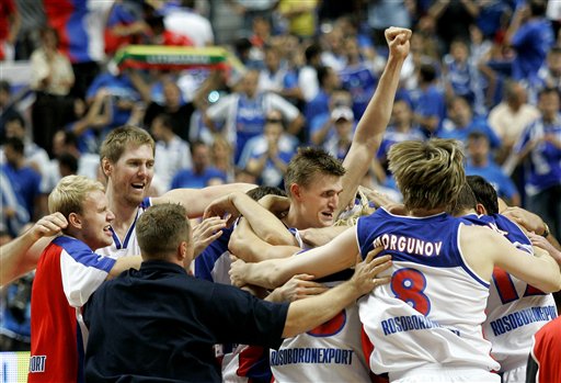31-летний красавчик Андрей Кириленко, которого зовут «AK47», вывел сборную по баскетболу на участие в Олимпиаде-2012 , в квалификационном турнире в Венесуэле получив одну медаль.