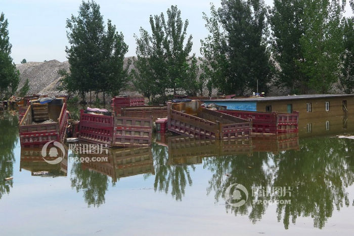 Район Фаншань при Пекине постарадал от новоднения