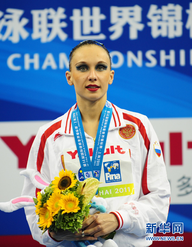 Она 16 раз выиграла чемпион мира. На Олимпиаде-2008 в Пекине она получила золото в групповом финале. 
