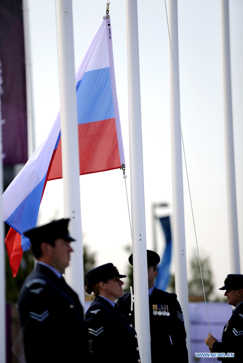 Церемония поднятия флага России в среду состоялась в олимпийской деревне в Лондоне.
